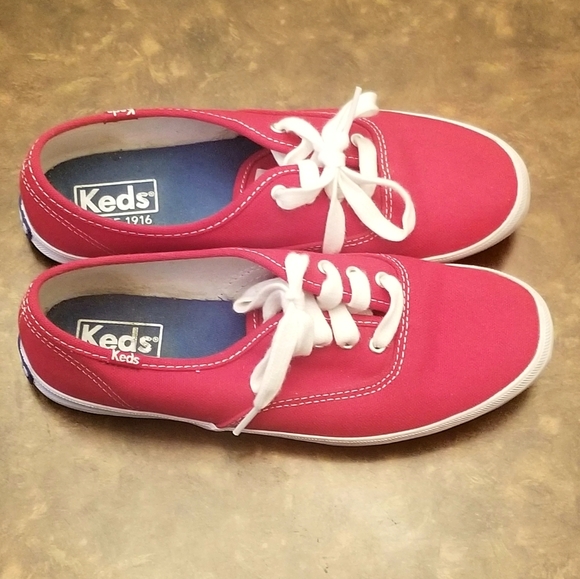 Red Keds - Picture 3 of 3